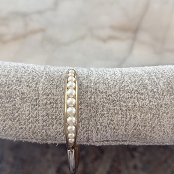 Vintage Craft Bracelet Gold Tone Faux Pearls hinge snap clasp Bracelet - Picture 5 of 14